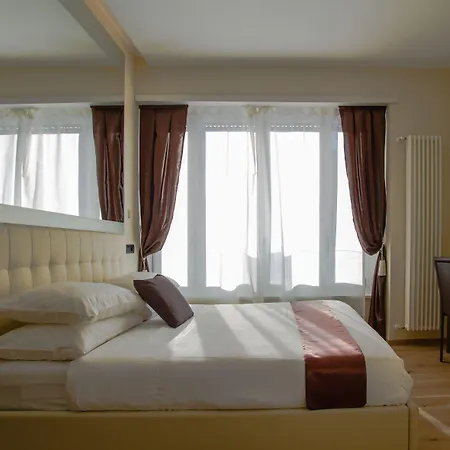 Pensión Ah - Fashion District