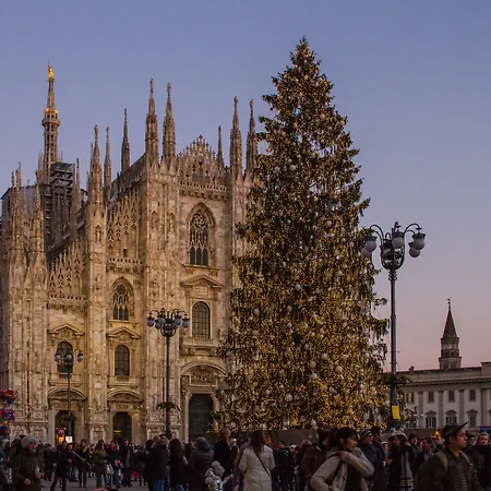 Ah - Fashion District Pensión 4*