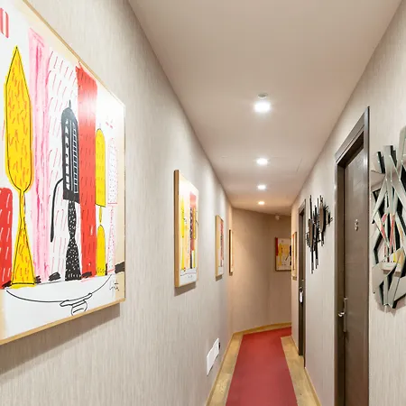 Ah - Fashion District Pensión Milán