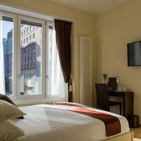 Ah - Fashion District Konukevi Milano