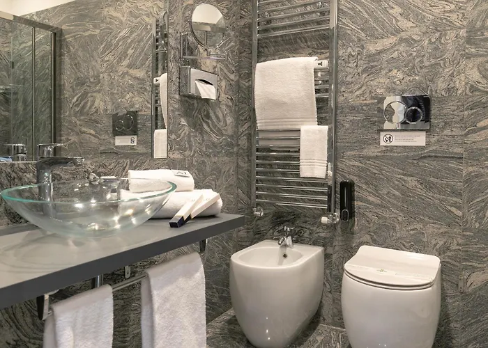 Pensionat Ah - Fashion District 4*