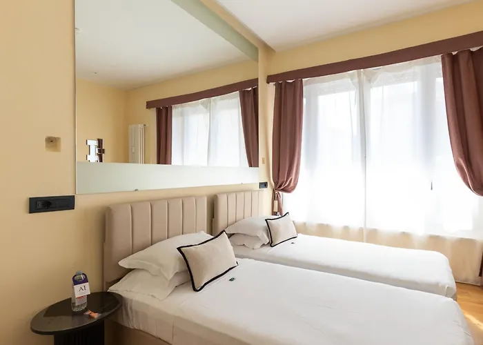 Ah - Fashion District Milano