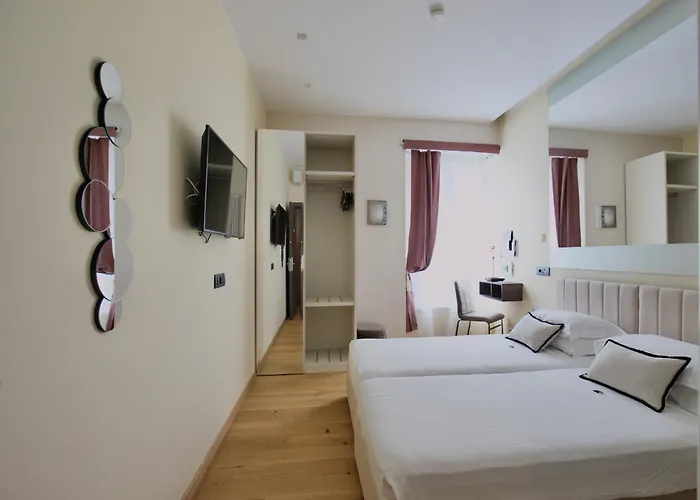 Ah - Fashion District 4* Milano