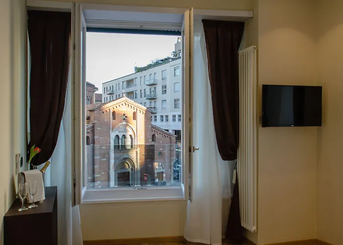 Ah - Fashion District 4*