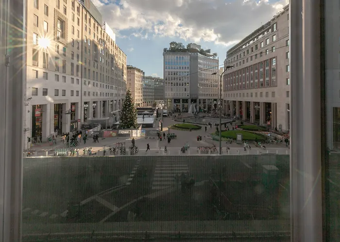 Ah - Fashion District