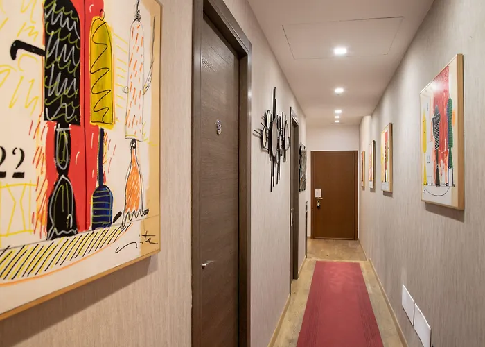 Ah - Fashion District Milano